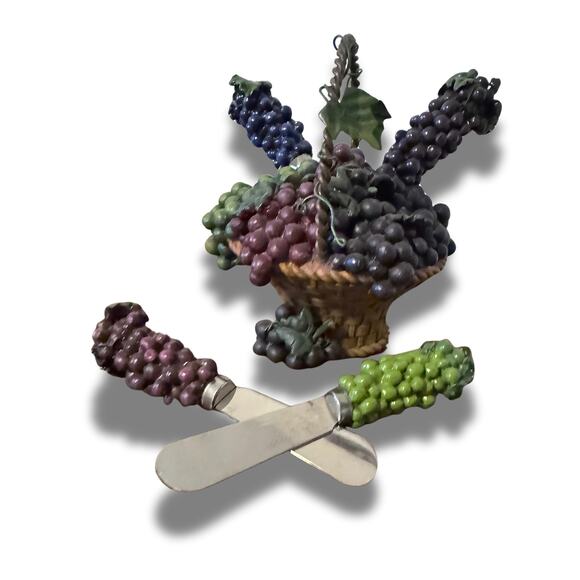 Vintage Grape Cluster Cheese Spreader Set - Resin Grapes in Wicker Basket Holder - Picture 1 of 4
